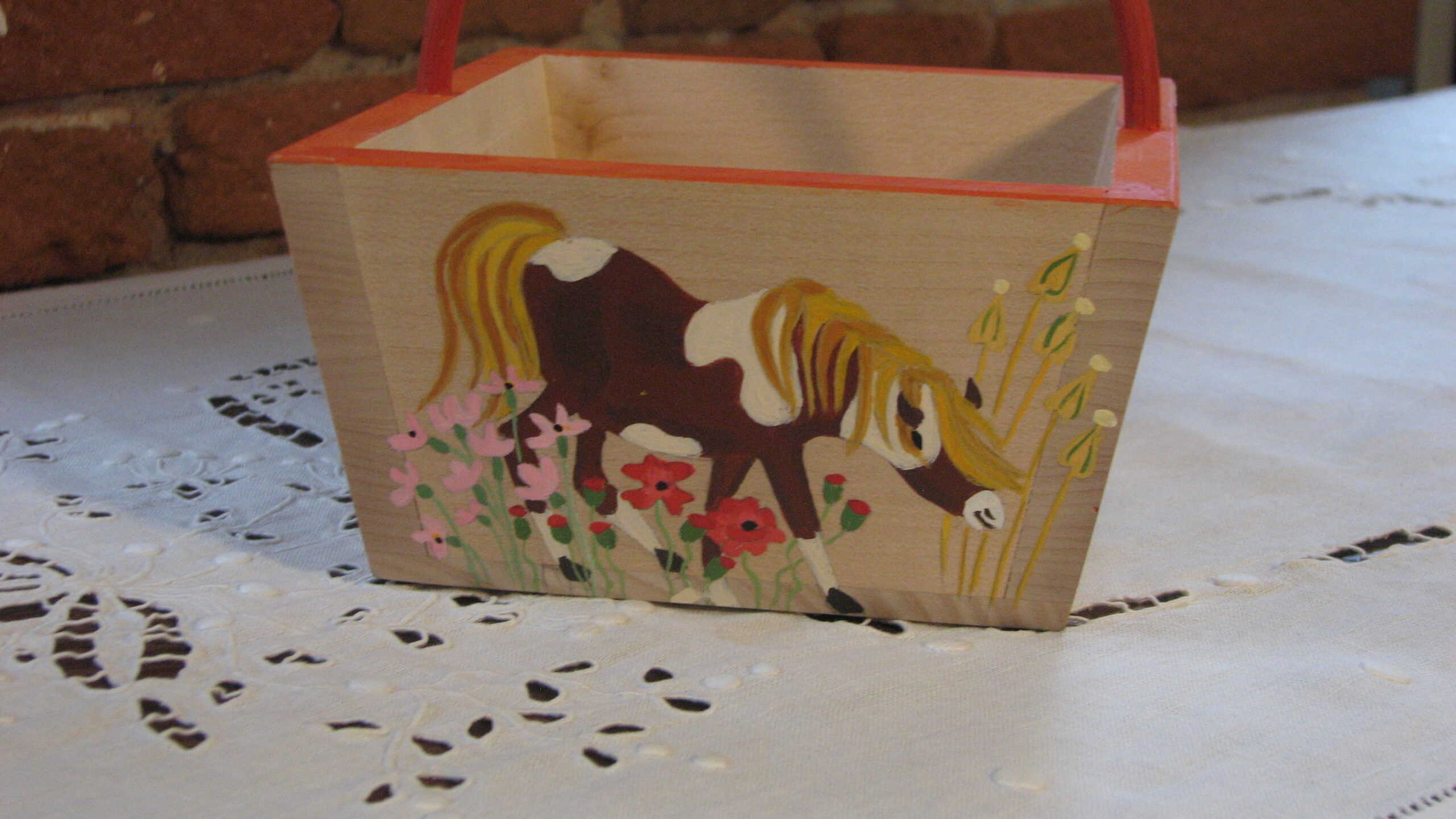 Petit panier aux chevaux et moutons