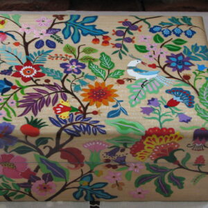 Grosse boite à thé fleurie